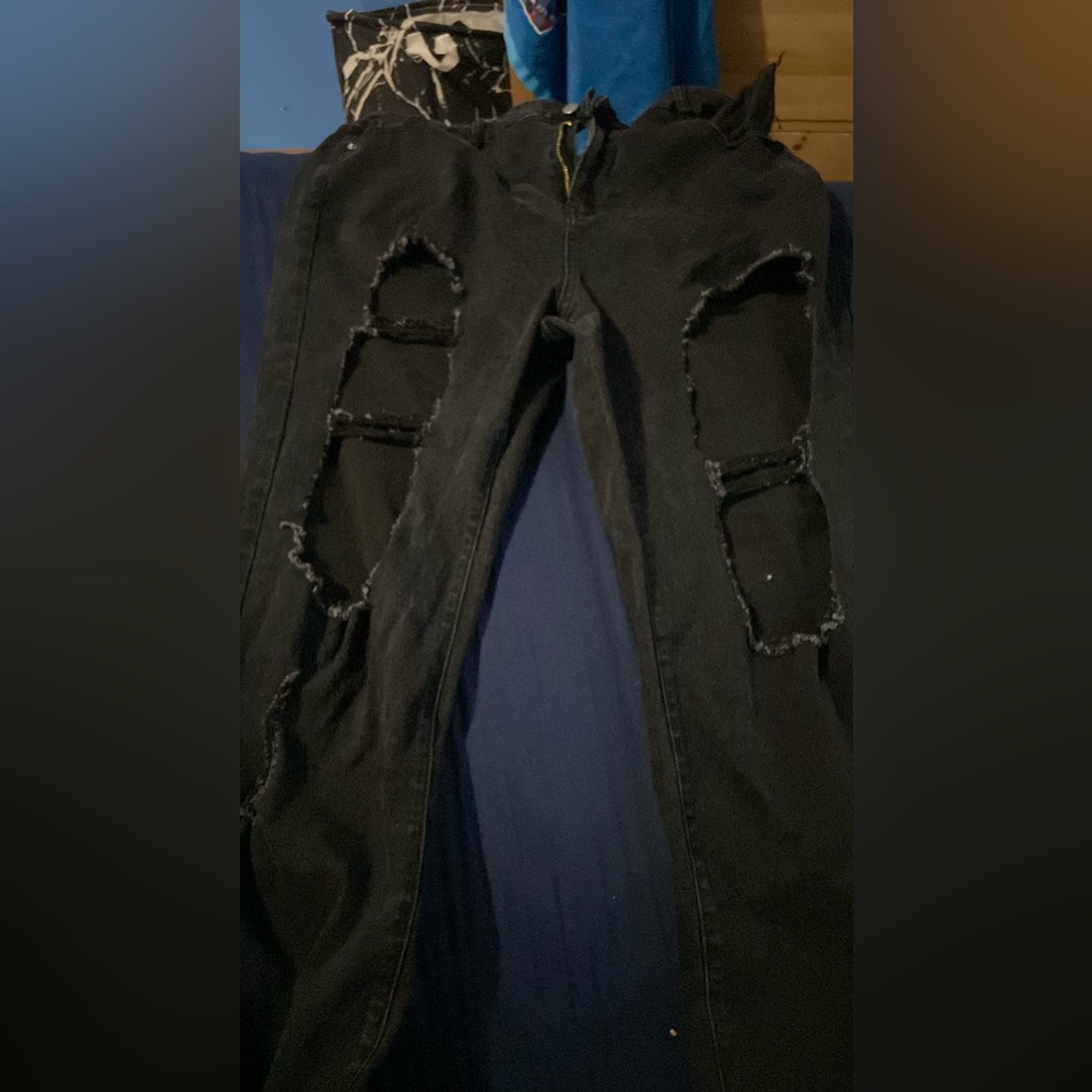 Black ripped mom jeans